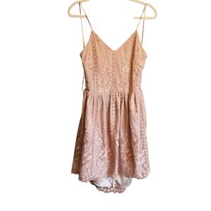 Two SistersThe Label -Clara Backless-Lined-Lace Overlay Dress-Size 8-V-Neck NWT
